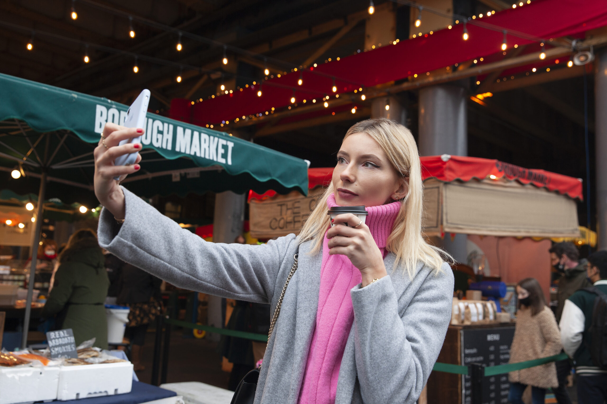 internet celebrity taking selfie market